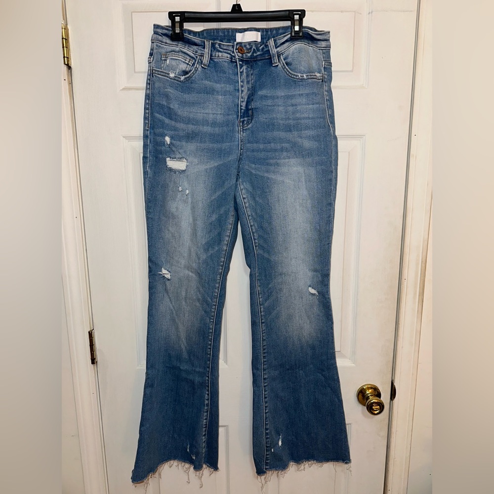 Super flare bell bottom jeans from Buckle. Never worn.